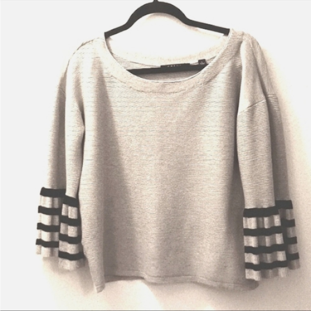 Cyrus GRAY Boxy Short Sweater w Bell Sleeves GORGEOUS!!  NWOT Sz L